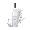 Bouteille de Rhum Agricole Maison Briottet, alcool 40% vol., 70cl, sur fond d'illustration de canne à sucre