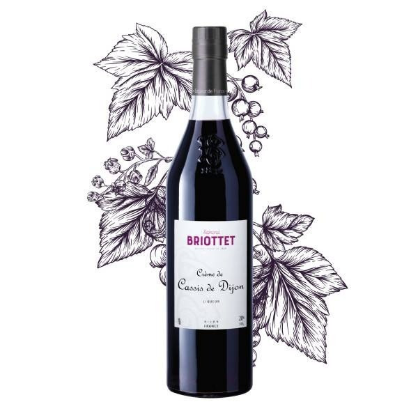 Bouteille de Crème de Cassis de Dijon Maison Briottet, liqueur 20% vol., 70cl, sur fond d'illustration de cassisa
